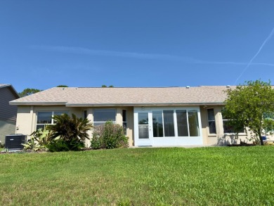 Welcome to this desirable end-unit villa in the vibrant 55+ golf on Heritage Pines Country Club in Florida - for sale on GolfHomes.com, golf home, golf lot