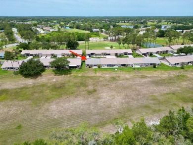 Welcome to this desirable end-unit villa in the vibrant 55+ golf on Heritage Pines Country Club in Florida - for sale on GolfHomes.com, golf home, golf lot