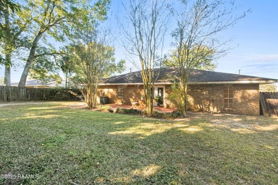 Welcome to your next opportunity! This spacious 1,627 sq. ft on Bayou Bend Country Club in Louisiana - for sale on GolfHomes.com, golf home, golf lot
