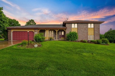 First time on the market! This long-loved, one-owner tri-level on Thunder Hills Country Club in Iowa - for sale on GolfHomes.com, golf home, golf lot