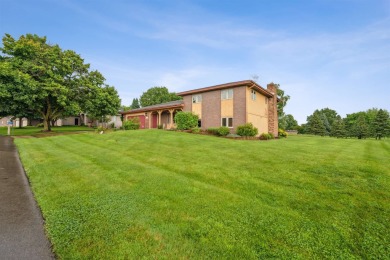 First time on the market! This long-loved, one-owner tri-level on Thunder Hills Country Club in Iowa - for sale on GolfHomes.com, golf home, golf lot