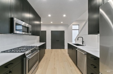 Open Thursday and Saturday 12-3! 5.49% Fixed Rate available with on Boise Ranch Golf Course, Inc. in Idaho - for sale on GolfHomes.com, golf home, golf lot