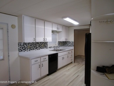 ***Seller is motivated/looking for offers**** All freshned up on Brookridge Country Club in Florida - for sale on GolfHomes.com, golf home, golf lot