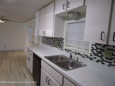 ***Seller is motivated/looking for offers**** All freshned up on Brookridge Country Club in Florida - for sale on GolfHomes.com, golf home, golf lot
