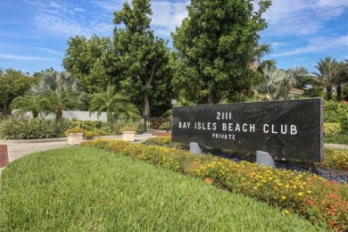 One or more photo(s) has been virtually staged. Full on Longboat Key Golf Club Resort in Florida - for sale on GolfHomes.com, golf home, golf lot