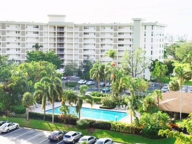 Experience spacious living in this 1BR/1.5BA condo in Palm Aire on Palm-Aire Country Club and Resort - Palms in Florida - for sale on GolfHomes.com, golf home, golf lot