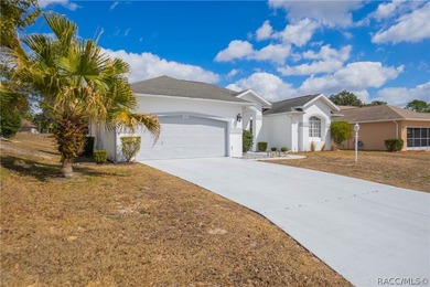 Welcome to your slice of Florida paradise! This refreshed on Twisted Oaks Golf Club in Florida - for sale on GolfHomes.com, golf home, golf lot