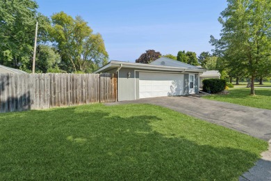 Fantastic ranch home across the street from Reid Golf Course! on Reid Golf Course in Wisconsin - for sale on GolfHomes.com, golf home, golf lot