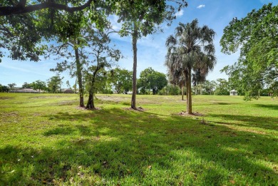 Luxury Condo for Sale in Boca Lago Country Club!Experience the on Boca Lago Golf and Country Club in Florida - for sale on GolfHomes.com, golf home, golf lot