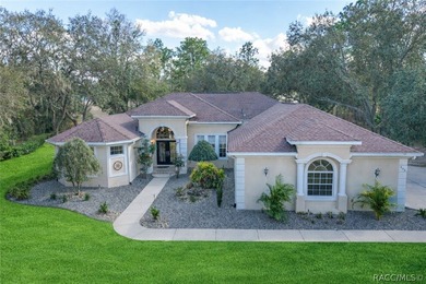 Welcome to this expansive residence in Hernando, ideally on Citrus Hills Golf Club in Florida - for sale on GolfHomes.com, golf home, golf lot