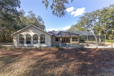 Welcome to this expansive residence in Hernando, ideally on Citrus Hills Golf Club in Florida - for sale on GolfHomes.com, golf home, golf lot