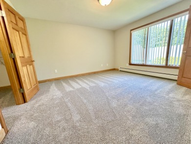 ''I'm excited about this condo, and you will be too!''
Step on Willowdale Golf Club in Maine - for sale on GolfHomes.com, golf home, golf lot