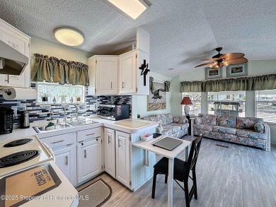 Welcome Snowbirds or Permanent Residents, 1 bedroom, 1 bath with on Glen Lakes Country Club in Florida - for sale on GolfHomes.com, golf home, golf lot