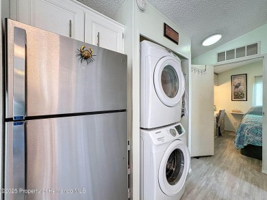 Welcome Snowbirds or Permanent Residents, 1 bedroom, 1 bath with on Glen Lakes Country Club in Florida - for sale on GolfHomes.com, golf home, golf lot