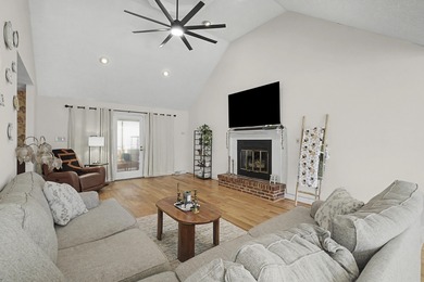 Welcome home to 29 Woodhill Place, tucked away on a quiet street on Houndslake Country Club in South Carolina - for sale on GolfHomes.com, golf home, golf lot