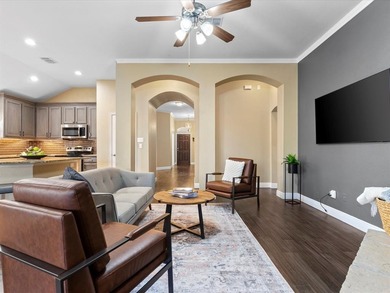 Beautiful floorplan in the highly desirable Woodbridge HOA! on Woodbridge Golf Club in Texas - for sale on GolfHomes.com, golf home, golf lot