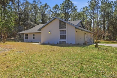 Better than brand new! Totally renovated 3/2 in desirable Citrus on Citrus Hills Golf Club in Florida - for sale on GolfHomes.com, golf home, golf lot