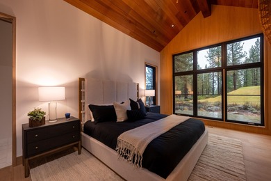 Just off the 18th tee box, Par 5 is a refined mountain retreat on Lahontan Golf Club - Lahontan in California - for sale on GolfHomes.com, golf home, golf lot