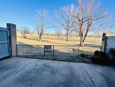 Updated Chimney Creek townhouse with spectacular views of the on Lawton Country Club in Oklahoma - for sale on GolfHomes.com, golf home, golf lot