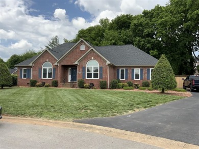 You'll fall in love with this beautiful, spacious home on a on CrossWinds Golf Course in Kentucky - for sale on GolfHomes.com, golf home, golf lot