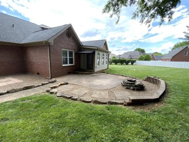 You'll fall in love with this beautiful, spacious home on a on CrossWinds Golf Course in Kentucky - for sale on GolfHomes.com, golf home, golf lot