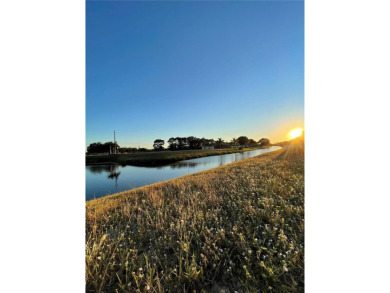 Discover the rare opportunity to own two side-by-side waterfront on Pinemoor West Golf Club in Florida - for sale on GolfHomes.com, golf home, golf lot