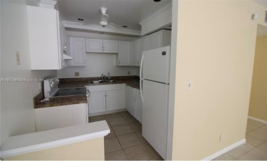 MOTIVATED SELLER! Well maintained in move-in condition! Tile on Inverrary Country Club in Florida - for sale on GolfHomes.com, golf home, golf lot