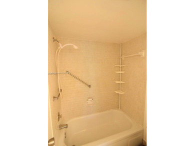 MOTIVATED SELLER! Well maintained in move-in condition! Tile on Inverrary Country Club in Florida - for sale on GolfHomes.com, golf home, golf lot