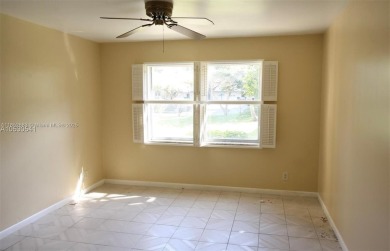 MOTIVATED SELLER! Well maintained in move-in condition! Tile on Inverrary Country Club in Florida - for sale on GolfHomes.com, golf home, golf lot