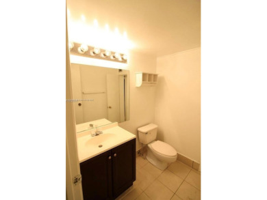 MOTIVATED SELLER! Well maintained in move-in condition! Tile on Inverrary Country Club in Florida - for sale on GolfHomes.com, golf home, golf lot