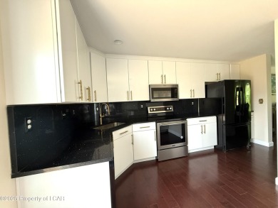 Move-in ready 3 bedroom, 2.5 bath updated & upgraded condo in on Sand Springs Country Club in Pennsylvania - for sale on GolfHomes.com, golf home, golf lot
