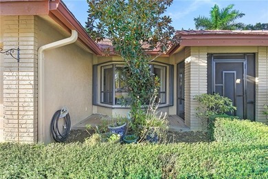 Gorgeous home on 1/4 acre corner lot in Martin Downs. 3 BR plus on Martin Downs Country Club in Florida - for sale on GolfHomes.com, golf home, golf lot