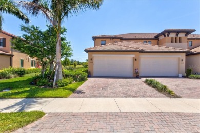 Golfer's Paradise in Sarasota National! Live the resort on Sarasota National Golf Club in Florida - for sale on GolfHomes.com, golf home, golf lot