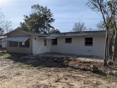 MOVE-IN READY GEM IN THE HEART OF BEVERLY HILLS! Discover the on Brentwood Farms Golf Club in Florida - for sale on GolfHomes.com, golf home, golf lot