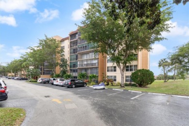 Great opportunity to owned this beautiful apartment in the quiet on Inverrary Country Club in Florida - for sale on GolfHomes.com, golf home, golf lot