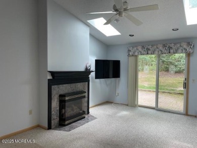 Welcome to Greenbriar Woodlands adult community . This 2 bedroom on Greenbriar Woodlands in New Jersey - for sale on GolfHomes.com, golf home, golf lot