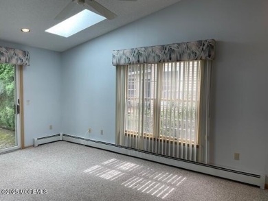 Welcome to Greenbriar Woodlands adult community . This 2 bedroom on Greenbriar Woodlands in New Jersey - for sale on GolfHomes.com, golf home, golf lot