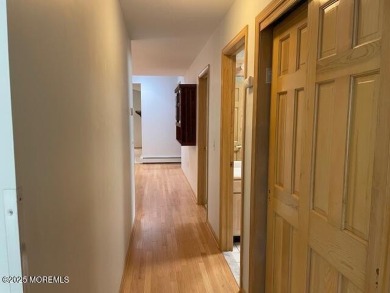 Welcome to Greenbriar Woodlands adult community . This 2 bedroom on Greenbriar Woodlands in New Jersey - for sale on GolfHomes.com, golf home, golf lot