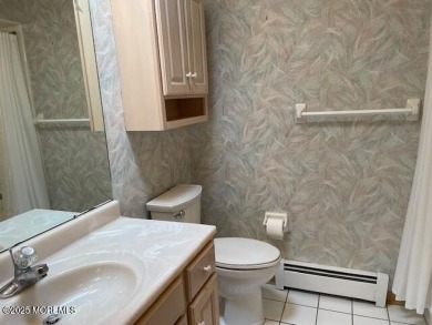 Welcome to Greenbriar Woodlands adult community . This 2 bedroom on Greenbriar Woodlands in New Jersey - for sale on GolfHomes.com, golf home, golf lot