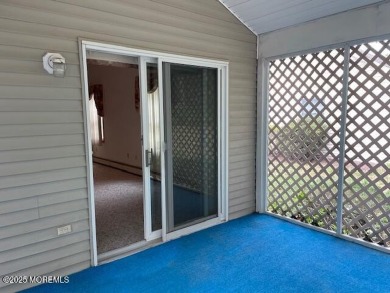 Welcome to Greenbriar Woodlands adult community . This 2 bedroom on Greenbriar Woodlands in New Jersey - for sale on GolfHomes.com, golf home, golf lot