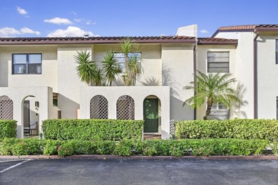 Welcome to this light and bright 2BR/2.5BA lakefront townhouse on Boca Lago Golf and Country Club in Florida - for sale on GolfHomes.com, golf home, golf lot