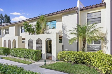 Welcome to this light and bright 2BR/2.5BA lakefront townhouse on Boca Lago Golf and Country Club in Florida - for sale on GolfHomes.com, golf home, golf lot