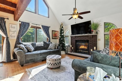 This beautifully maintained 3-bedroom, 2-bath chalet is tucked on The Hideout Golf in Pennsylvania - for sale on GolfHomes.com, golf home, golf lot