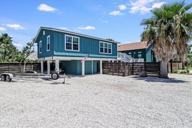 Charming  modernized beach cottage in Old Town Port A! This on Palmilla Beach Golf Club in Texas - for sale on GolfHomes.com, golf home, golf lot