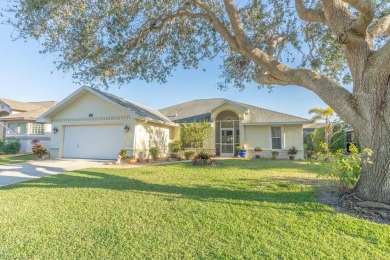 Florida Living at its Best.  TURNKEY Furnished 3 Bedroom 2 Bath on Fountain Lakes Community Golf Course in Florida - for sale on GolfHomes.com, golf home, golf lot