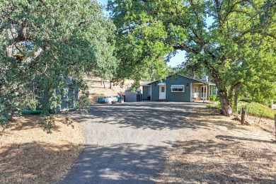 ESCAPE TO COUNTRY PARADISE WITHOUT SACRIFICING CONVENIENCE! This on Palo Cedro Golf Club in California - for sale on GolfHomes.com, golf home, golf lot