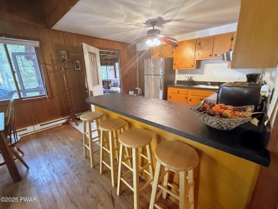 CUTE & WELCOMING 4-SEASON Chalet style CONTEMPORARY IN FAWN LAKE on Forest Lake Club in Pennsylvania - for sale on GolfHomes.com, golf home, golf lot
