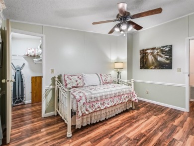 Under contract-accepting backup offers. AMAZING VALUE IN THE on El Diablo Executive Golf Course in Florida - for sale on GolfHomes.com, golf home, golf lot