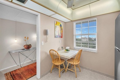 Prime Palm Aire location! Spacious 2BR/2BA residence offering on Palm-Aire Country Club and Resort - The Oaks in Florida - for sale on GolfHomes.com, golf home, golf lot