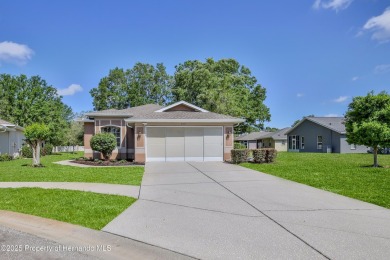 Come Live in the Beautiful Gated Community of Silverthorn, This on Silverthorn Country Club in Florida - for sale on GolfHomes.com, golf home, golf lot